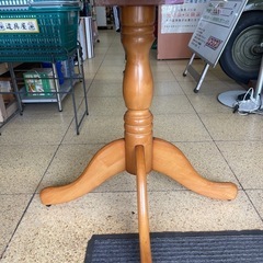 丸テーブル オシャレ 室内用 木製 ナチュラル 艶の画像