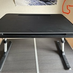【取引中】折りたたみ式ミニテーブル（ベッドテーブル）