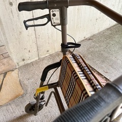 お値下げしました❗️シルバーカー　 島製作所　シンフォニー　杖立付き　 対荷重100kgの画像