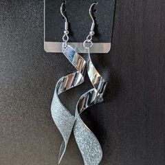 トルネードフックピアス（新品）シルバーの画像