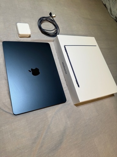 美品mac book air M2 8GB 256GB ミッドナイト