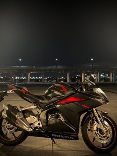 【低走行距離】ホンダ　CBR250RR
 