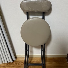 折りたたみ椅子の画像