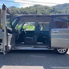 走行9万キロ台☆月々9千円〜分割可❗️車検2年付き！【名義変更代込み】広い車内！大人気‼️ダイハツ タントカスタム☆SDナビ付き☆走行中DVD見れます♪ETC付き☆純正アルミ☆電動スライドドア☆ドライブレコーダー☆そのまま乗って帰れます！の画像