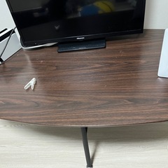 丸いローテーブルの画像