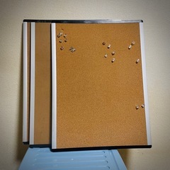 コルクボード　掲示板　新品2枚、使用済み1枚