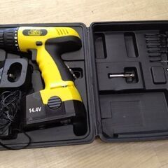 バッテリー良好　一家に１台　万能　電動ドリル　セット　ドライバー　ドリル　充電式の画像