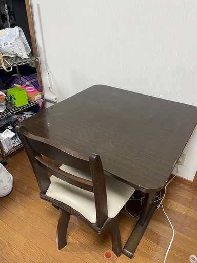 テーブルと椅子