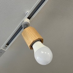 【美品・8/23まで】シーリングレールランプの画像
