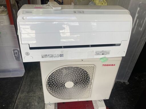 ☆中古￥28,800！TOSHIBA　6畳用2.2kwルームエアコン　家電　RAS-H221R(W)型　2021年製　【BH036】