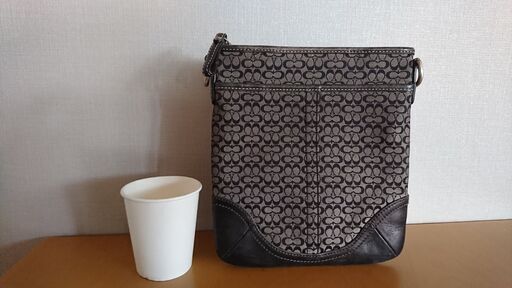 coach　ショルダーバック　ブラック　シグネチャー柄　斜め掛け
