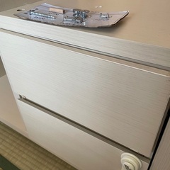 キャスター付き棚、差し上げます。取りに来ていただける方の画像