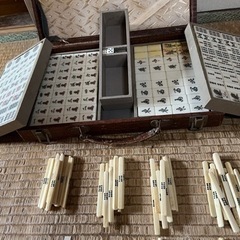 麻雀牌と小さな麻雀牌