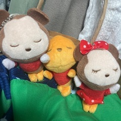 ミッキー、ミニー、プーさんキーホルダー1つ