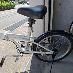 自転車 折りたたみ自転車の画像