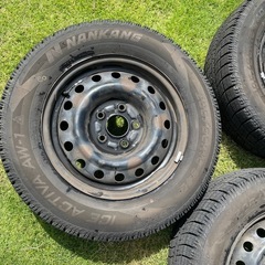 スタッドレスタイヤ4本セット205/65R 15
の画像