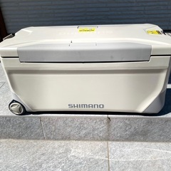 《商談中》シマノ(SHIMANO) クーラーボックス スペーザ・ベーシス35リットル キャスター付き(売切れ続出で今では入手困難な人気のベージュ！！)