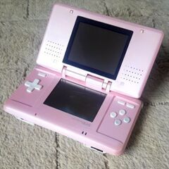 Nintendo   DS本体　ピンクカラー