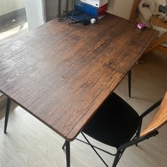 ダイニングテーブル　チェアの画像