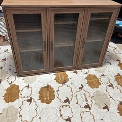 ⭐️すりガラスがかわいいキャビネット　リユース品です⭐️