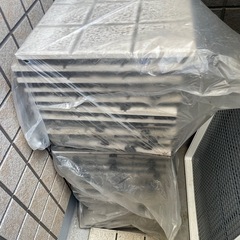 セラミック調人工木ウッドパネル　ホワイトカラー30枚（バルコニーに敷くパネル）の画像