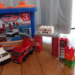 ブロックラボ  パトカーと消防車ブロックバケツの画像