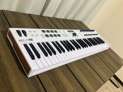 Arturia MIDIキーボード　KeyLab 61 Essential
