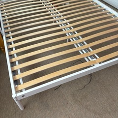 IKEA ベッドフレーム クイーン VEVELSTAD ベベルスタードの画像