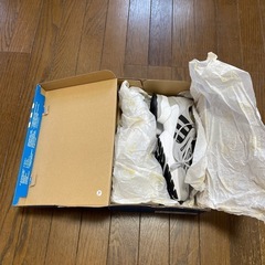 新品　adidas スニーカーEE4772の画像