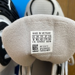 新品　adidas スニーカーEE4772の画像
