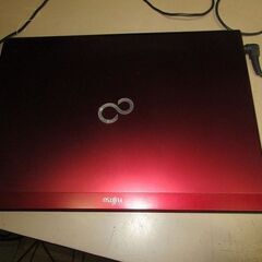 FUJITSU LIFEBOOK UH55/H Windows10の画像