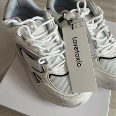 【新品未使用】lovetoxicダッドスニーカー