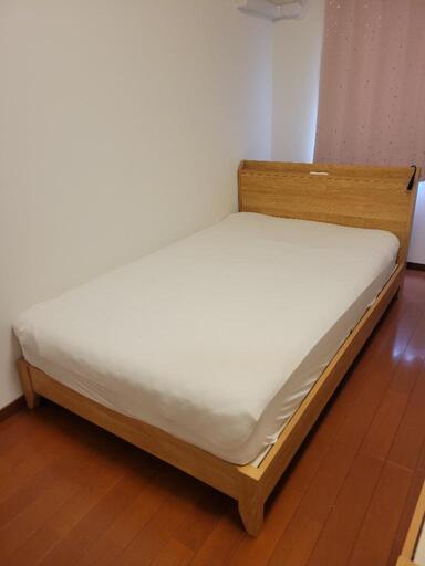 セミダブルベッド2台