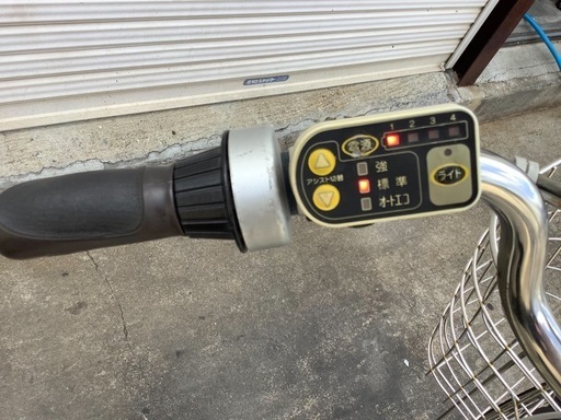 437  ブリヂストン新機種電動アシスト自転車Beaute 26インチアイボリーアルミ
