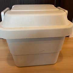【取引中】無印良品：【小】【３０Ｌ】再生ポリプロピレン入り頑丈収納ボックスの画像