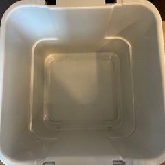 【取引中】無印良品：【小】【３０Ｌ】再生ポリプロピレン入り頑丈収納ボックスの画像
