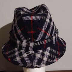 ★値下げ！バーバリーチェック正規品！レディースお洒落帽子の画像
