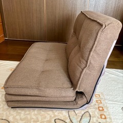  【受け取り予定者決定】ニトリ　折りたたみソファー　14段階リクライニング式の画像