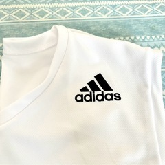 【未使用】【セール】adidas アディダス 白シャツ Tシャツ タンクトップ スポーツの画像