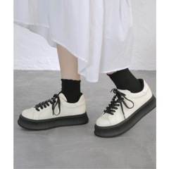 新品・軽量厚底 レースアップスニーカー 