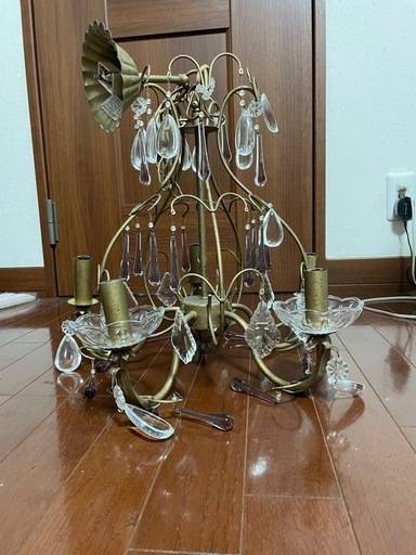 照明(アンティーク風シャンデリア)\n
