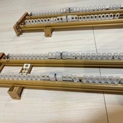 ニトリ　木目調カーテンレールの画像