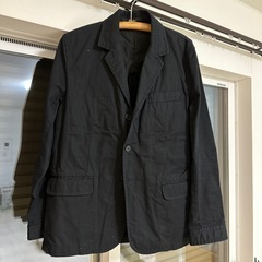 綿の黒ジャケット