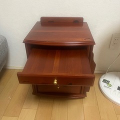 キャスターつきサイドテーブルの画像