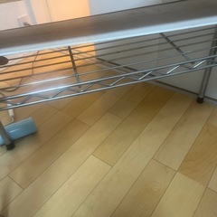 PCなどのテーブルの画像