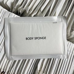 【新品未使用】圧縮ボディスポンジ  使い捨て アメニティ 500枚入 2箱弱の画像