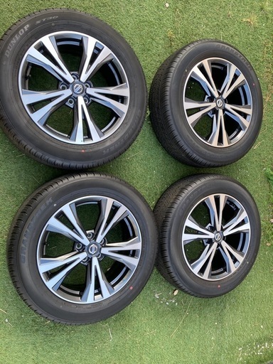ほぼ新品　225/60R18 エクストレイル純正ホイールタイヤ4本セット！