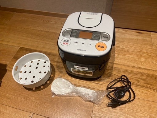 中古美品 2017年製/アイリスオーヤマ/RC-MA30-B/3合炊き/マイコン式/ジャー炊飯器/銘柄炊き分け機能付き/「極厚火釜」/炊飯器★SB-0711-01