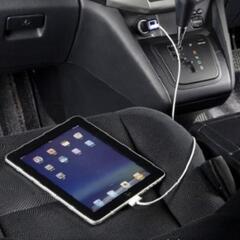 サンワサプライのカー充電器です。iPhoneやiPadにも対応の画像
