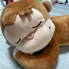 おさるのジョージ 寝そべりぬいぐるみの画像